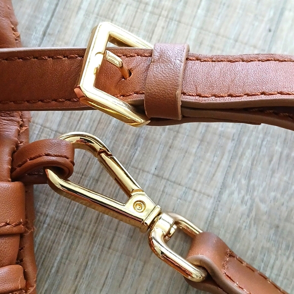 Quince italian leather handwoven convertible clutch cognac - Picture 9 of 10